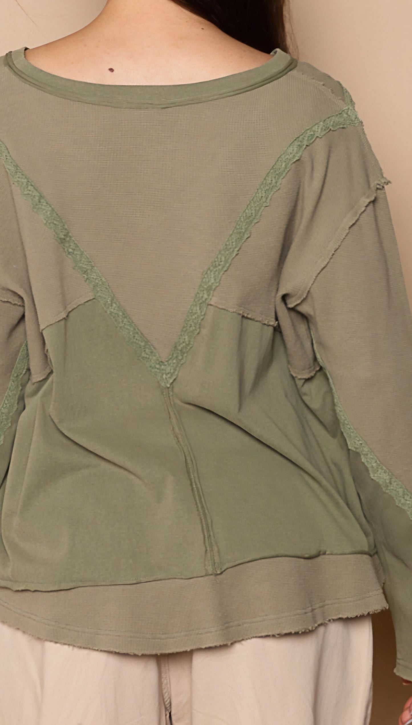 V-NECK LONG SLEEVE OVERSIZED FIT THERMAL TOP