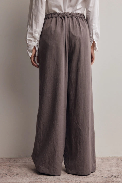 Women's Pleated Wide-Leg Woven Pants