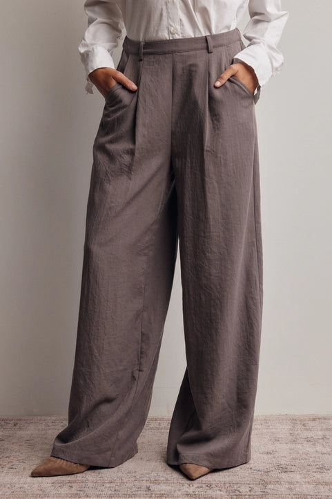 Women's Pleated Wide-Leg Woven Pants