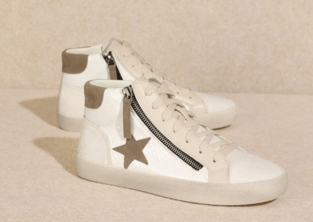 Elle - Vintage Faux Leather High-top Star Sneakers
