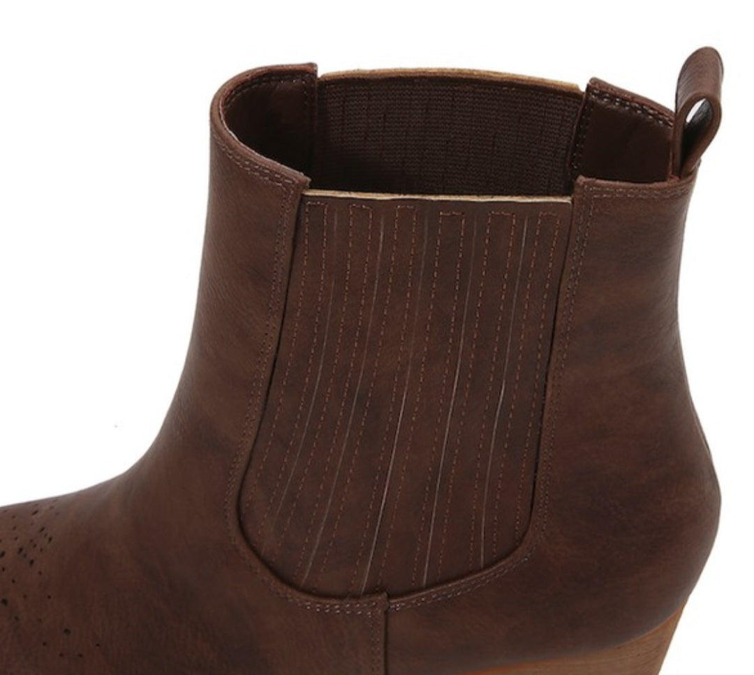 Melody Chelsea Ankle Boots – Chestnut