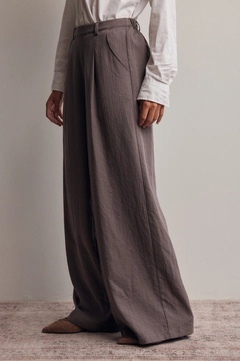 Women's Pleated Wide-Leg Woven Pants